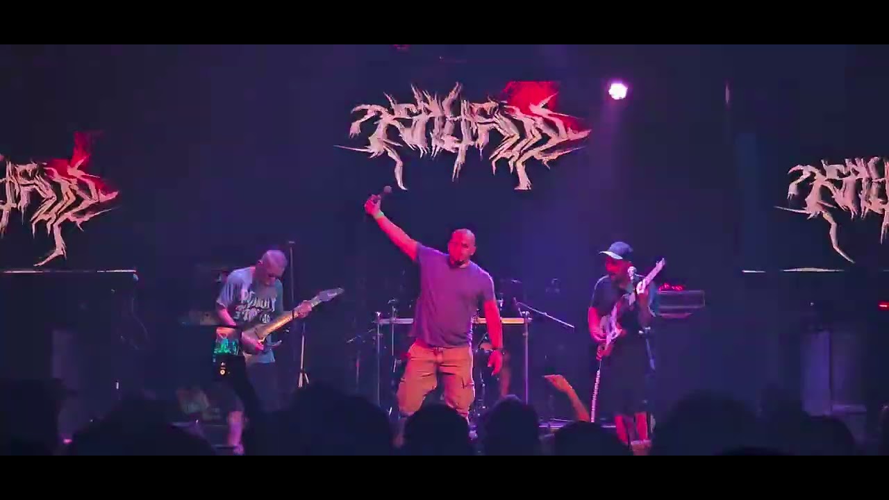 DISPLEASURE en Uniclub