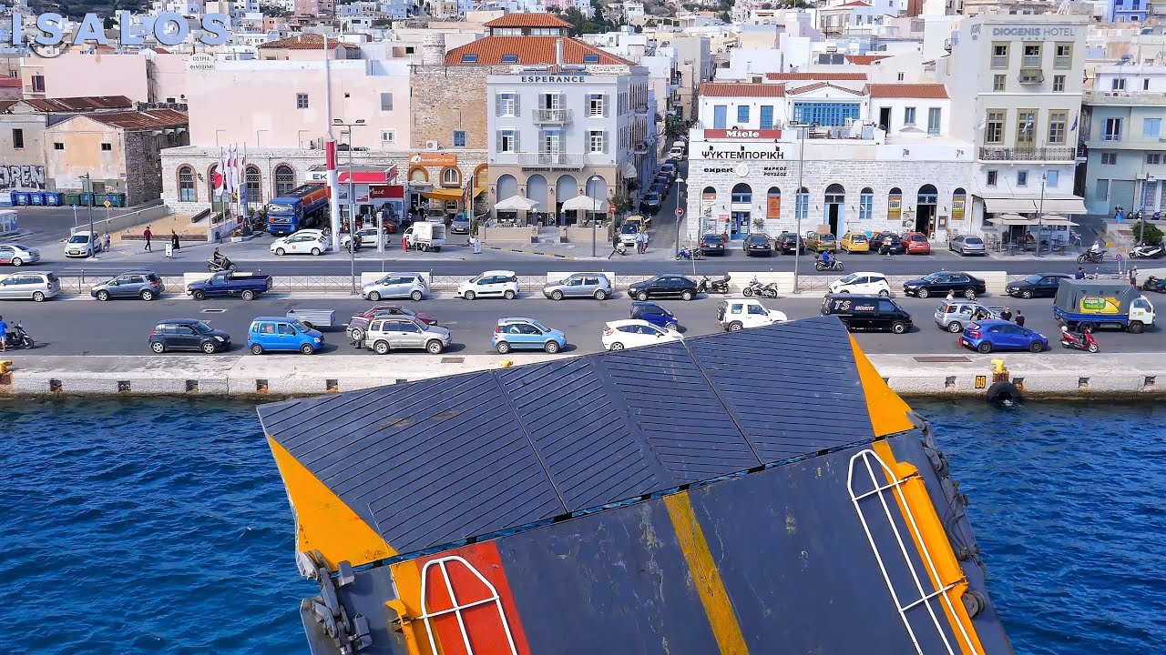 Blue Star Paros – Γρήγορο ρεμέτζο στη Σύρο (Arrival at the port of Syros)