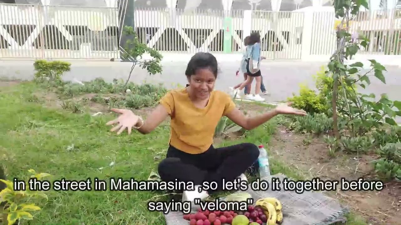 Ep14.One Dollar fruit challenge in Madagascar! (How many fruits can you buy with one dollar in Mada)