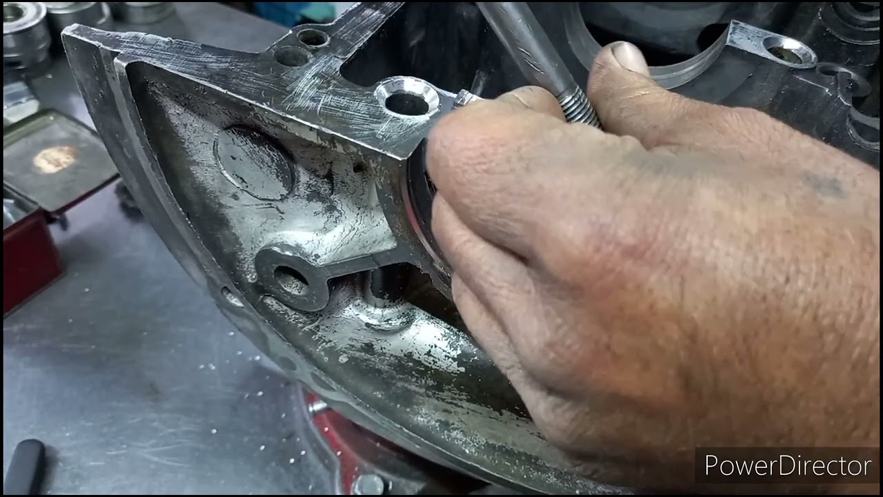 ASI ES COMO COLOCO UN CASQUILLO A UN MONOBLOCK DE VOCHO/El ERIC