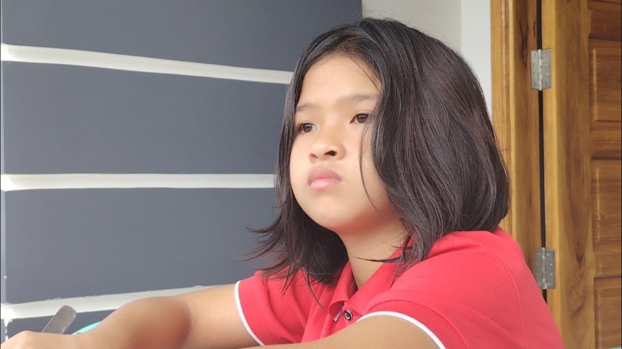 ANDITO NA SI DARLENE?