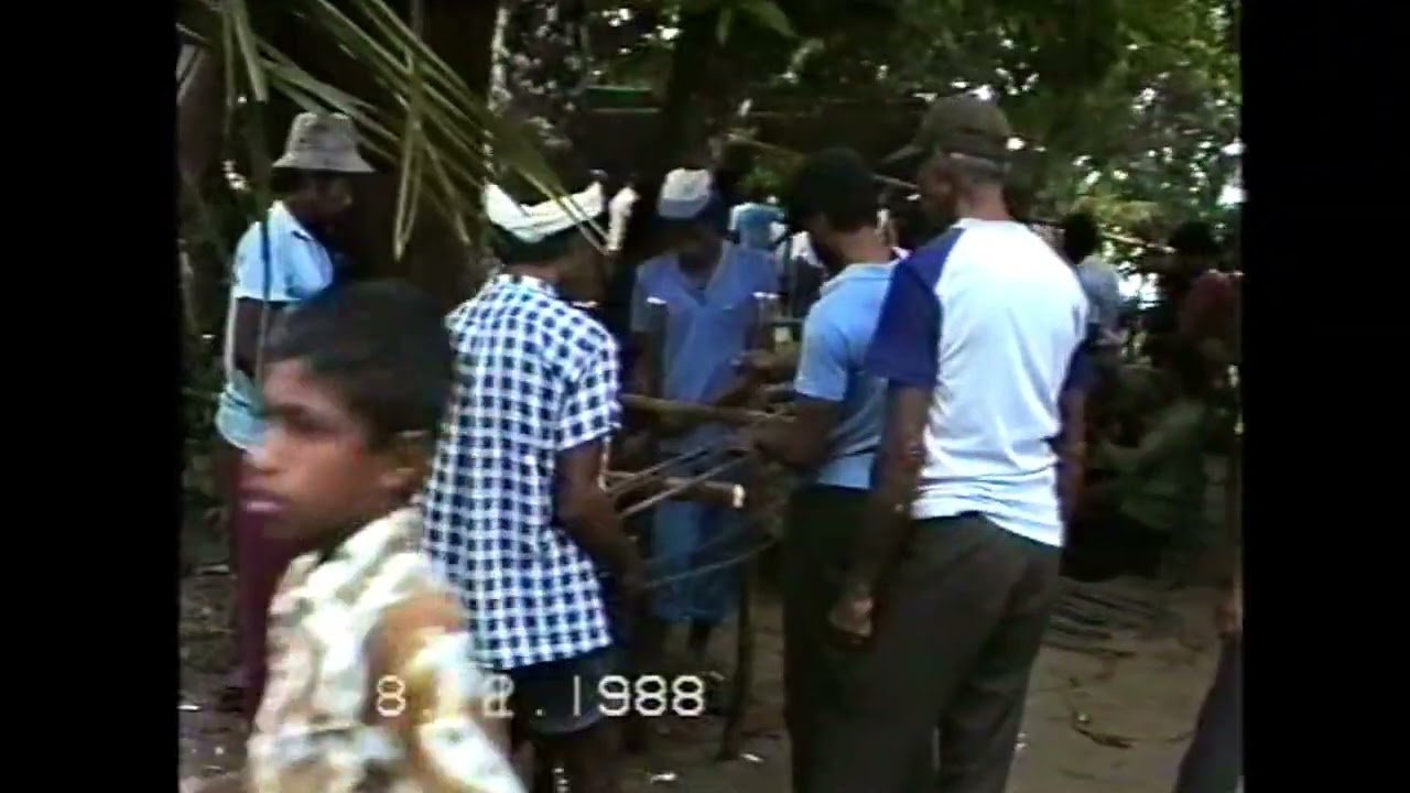 PELA NEGERI TENGAH-TENGAH LOURUHU DAN NEGERI ABUBU KAKERISA kegiatan Renovasi Gereja Abubu THn 1988