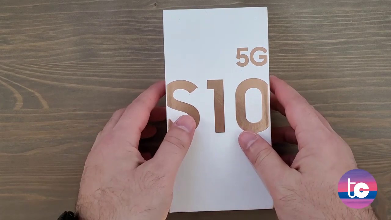 Samsung Galaxy S10 5G Unboxing (and mini rant) - Royal Gold