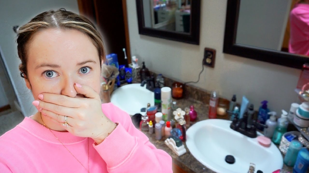 I PUT THIS OFF FOR TOO LONG... *decluttering* | daily vlog #161