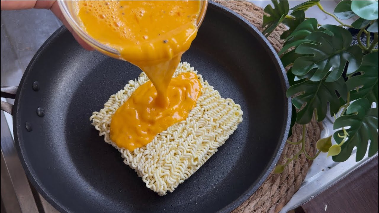 Why are you still eating plain boiled noodles? Try them with eggs now — Mom’s secret recipe.