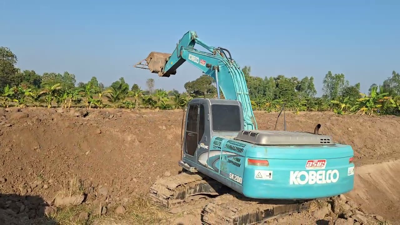 ขุดสระได้ฝีมือดูแลรถขุดดีมาก 22000 ชม.ยังเปรี๊ยะ kobelco sk200-8 yn11 excavator