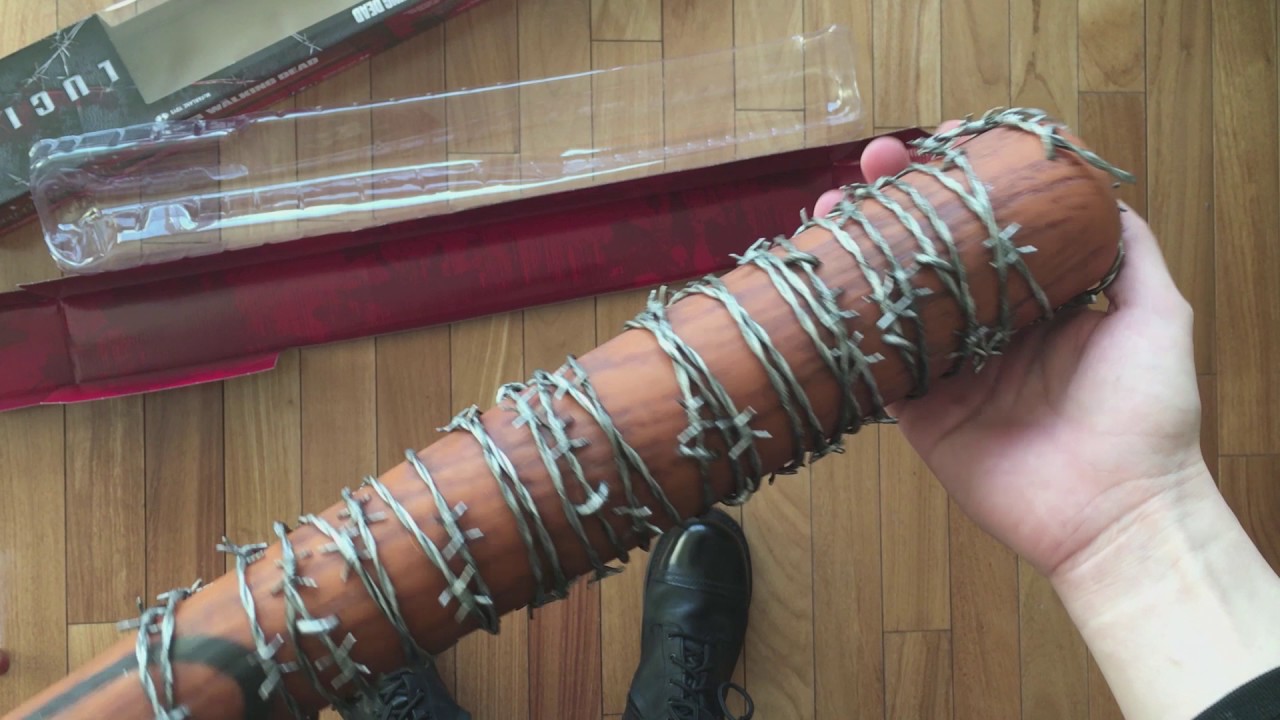 Lucille - The Walking Dead Mcfarlane Toys Unboxing & Review