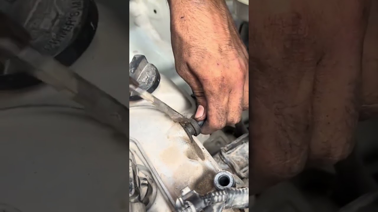 Blue smoke from the exhaust? Make sure to check this one-way valve first!#automobile #machine #tools