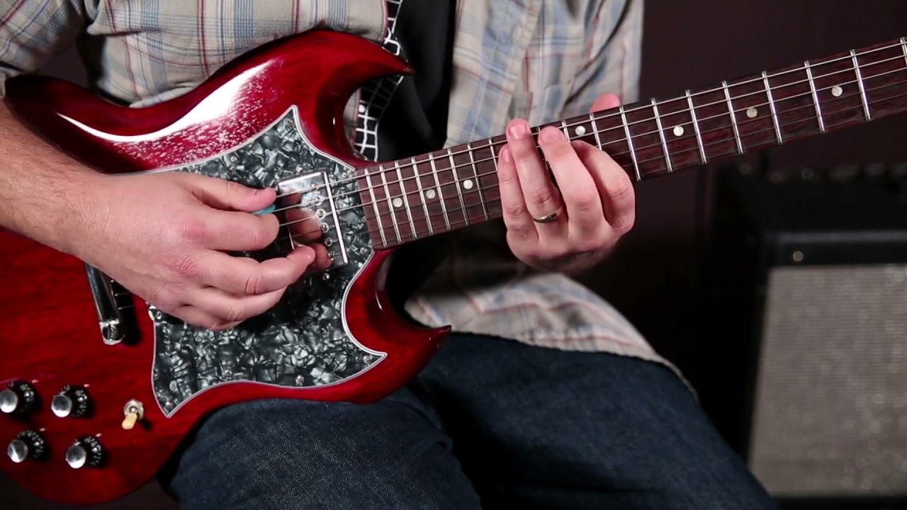 2 Simple Clapton / CREAM Riffs…That sound difficult to play but are really EASY!