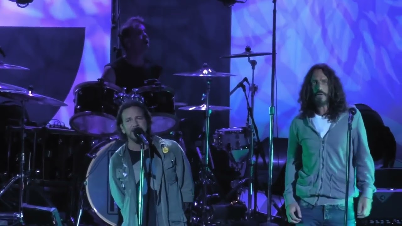 Temple Of The Dog - Hunger Strike (Live) (High Definition)