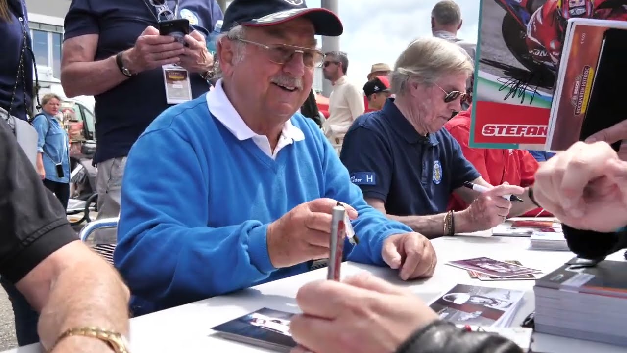 Kurt Ahrens besucht Jim Clark Gedenkstätte in Hockenheim
