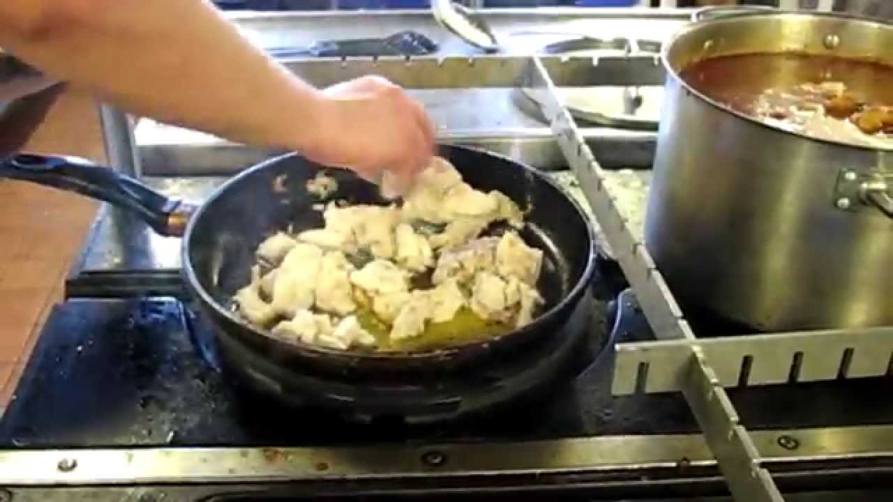 Zupa rybna Kapitańska. Adam gotuje i piecze na statku odc. 6