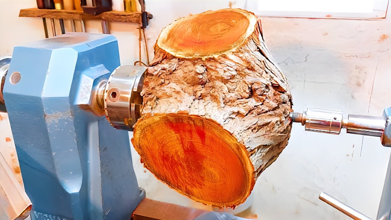 Woodturning Red Crotch 【職人技】木工旋盤で二股を削る？ رقص लकड़ी नृत्य