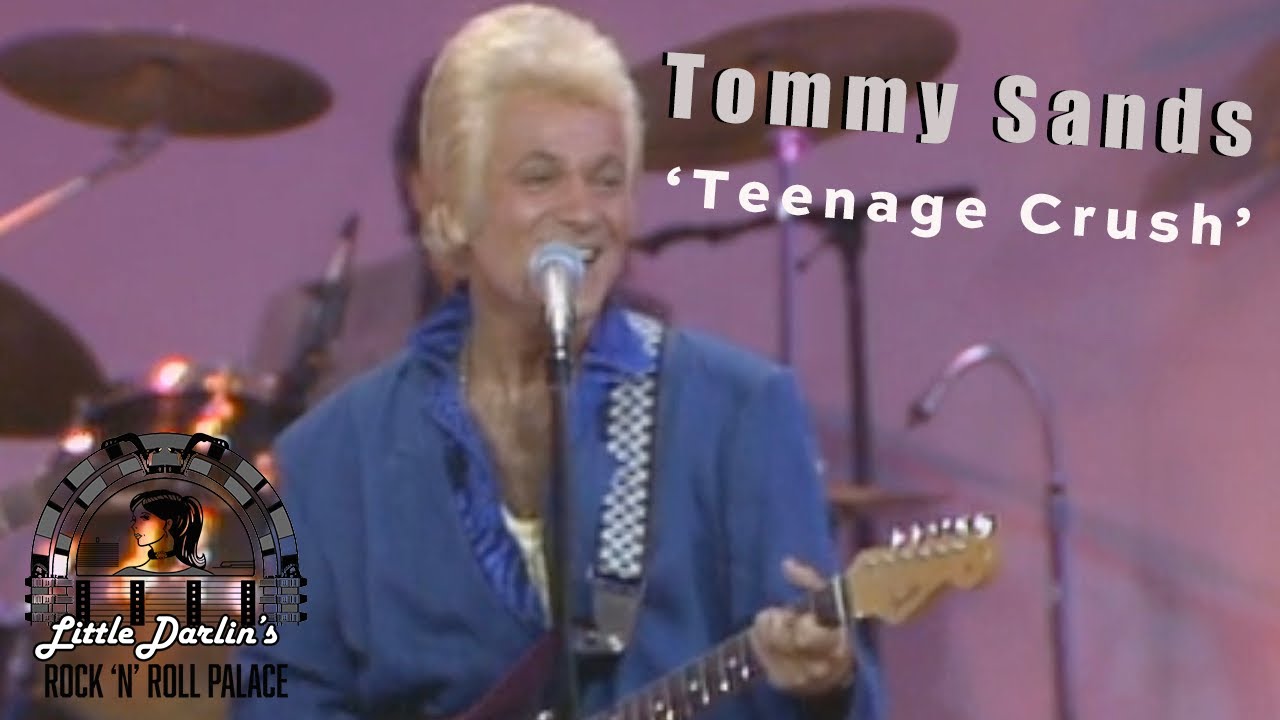 Tommy Sands sings LIVE 