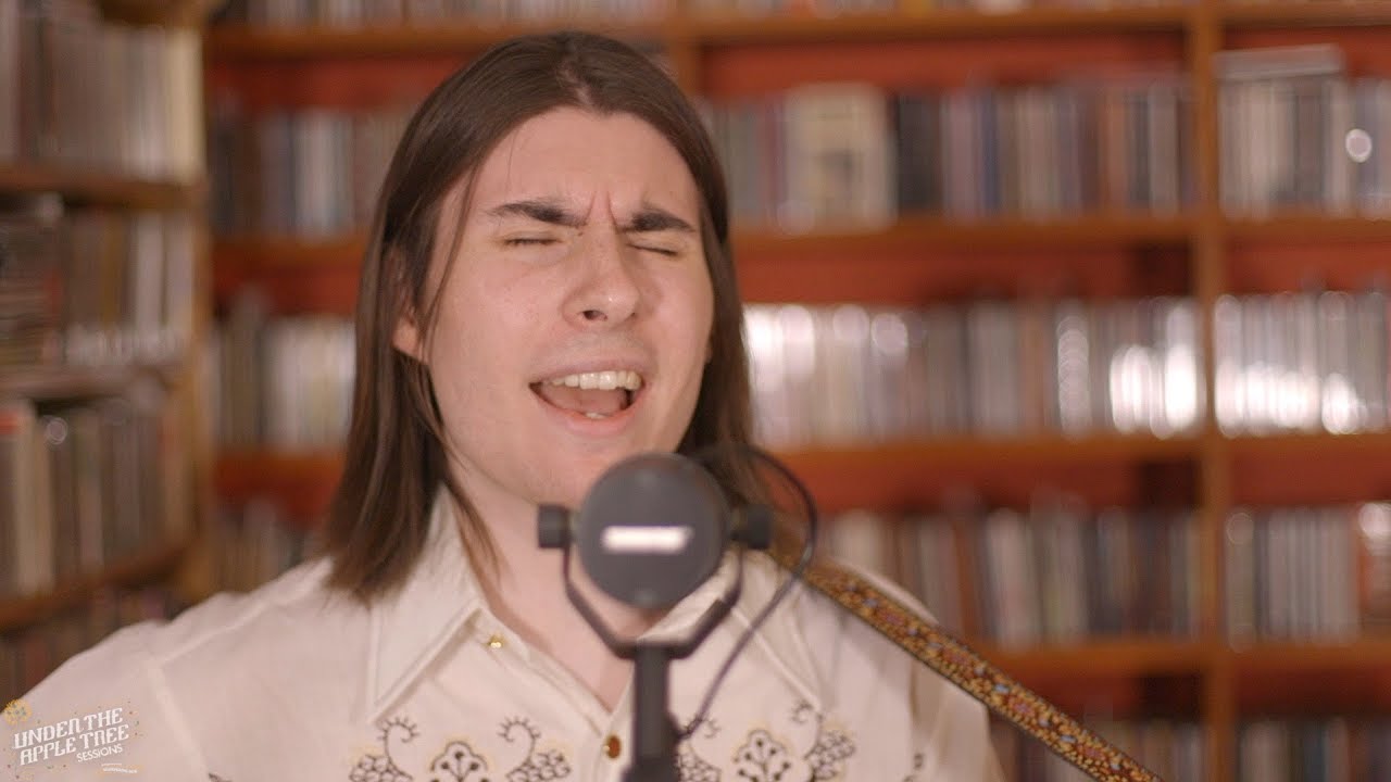 Connor Selby - 'I Can't Let You Go' | #UnderTheAppleTree