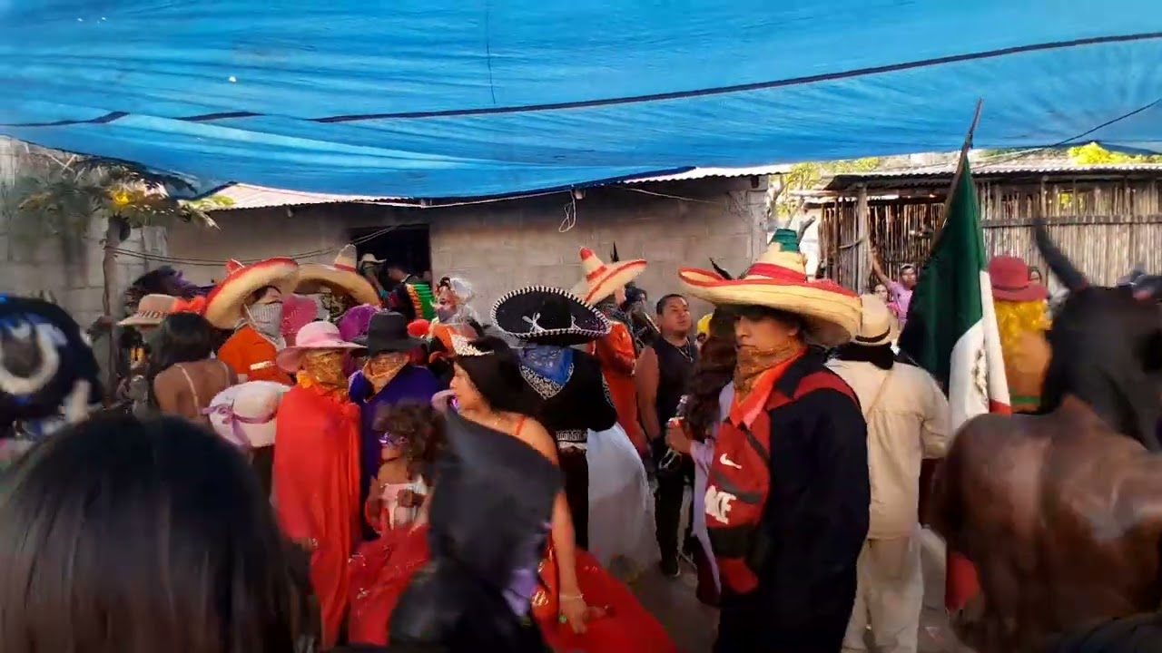 GRUPO CENTENARIO DE VERACRUZ... CARNAVAL ZAPOTE BRAVO... GRACIAS FAMILIA TOLENTINO HERNÁNDEZ