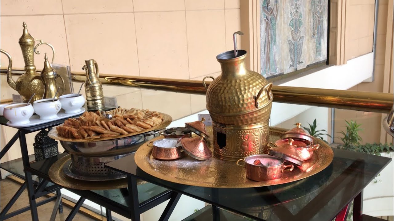 بوفيه الفطور في فندق جراند نايل تاور القاهرة  Grand Nile Tower