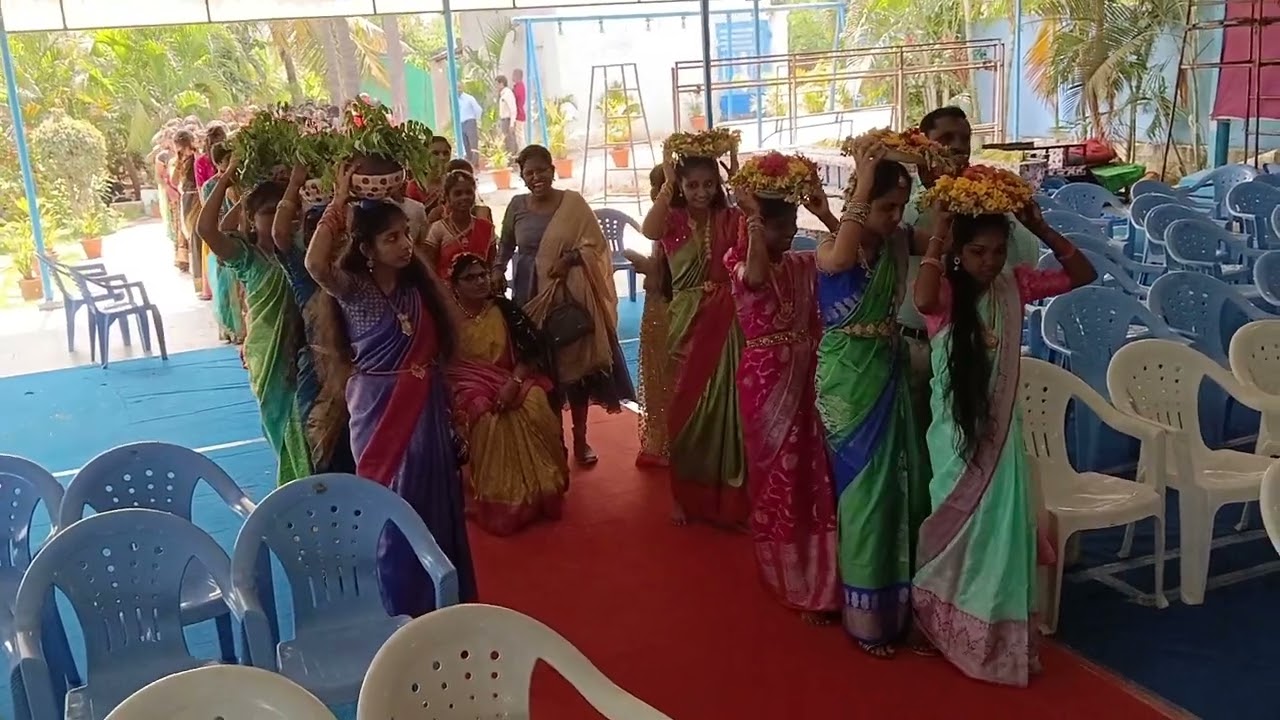 Vaagdevi junior college Wanaparthy fresher's party celebrations Girls entry with bonala song