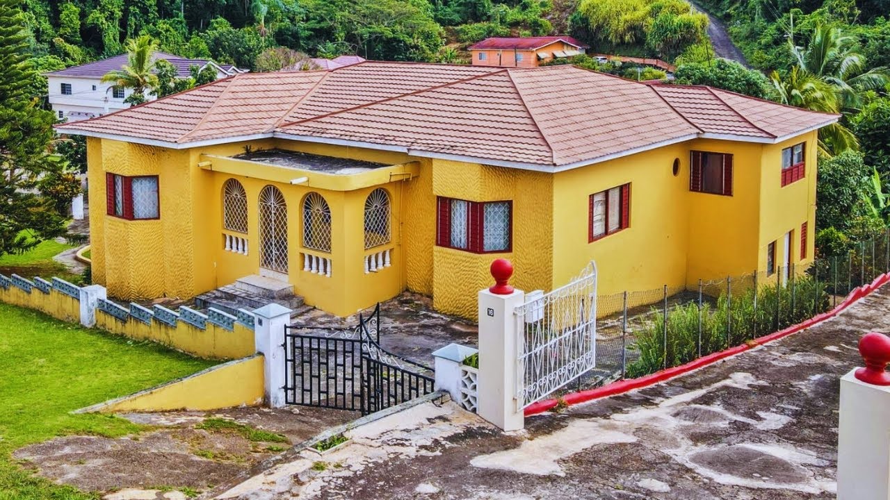 PRICED TO SELL 5 Bedroom 3 Bathroom House At Woodlawn Mews, Mandeville, Mancheter, Jamaica