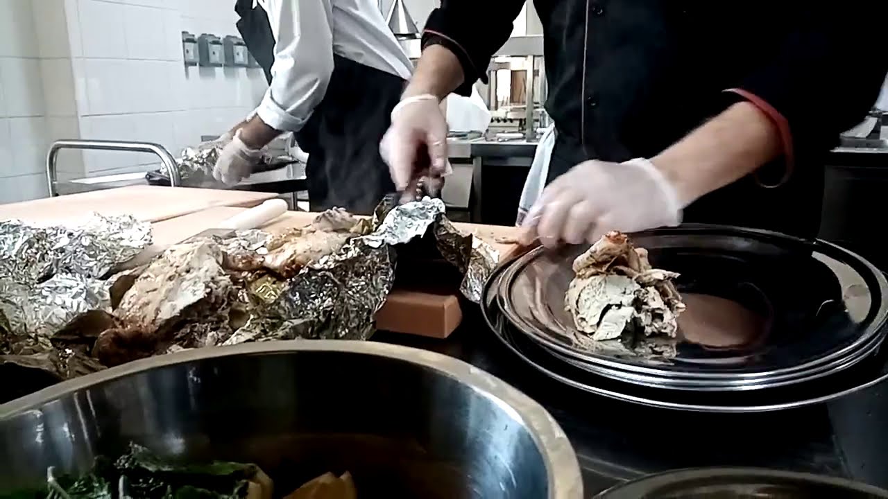 Omani Cuisine - Chicken Shuwa for Lunch at Oman Tourism College | Part 3 | Oman Travel Vlog