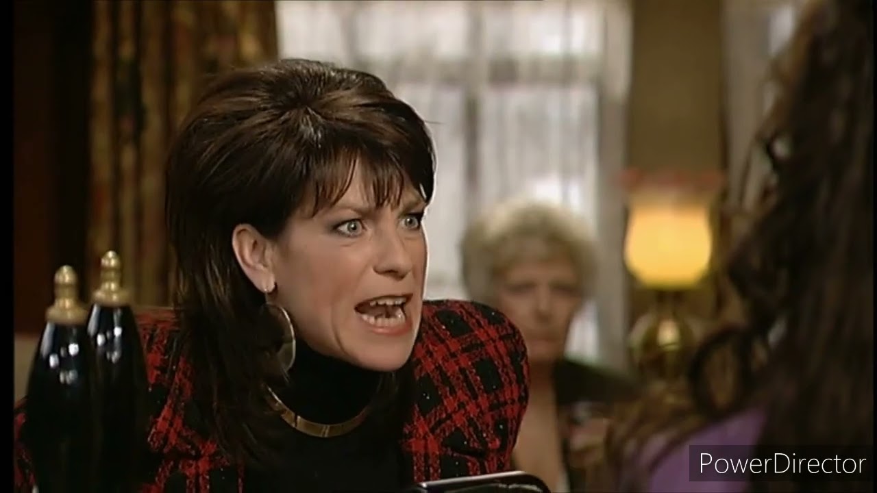 Classic Emmerdale - Viv Hope vs. Diane/Viv Tries To Attack Diane (22nd March 2002* Original Date)