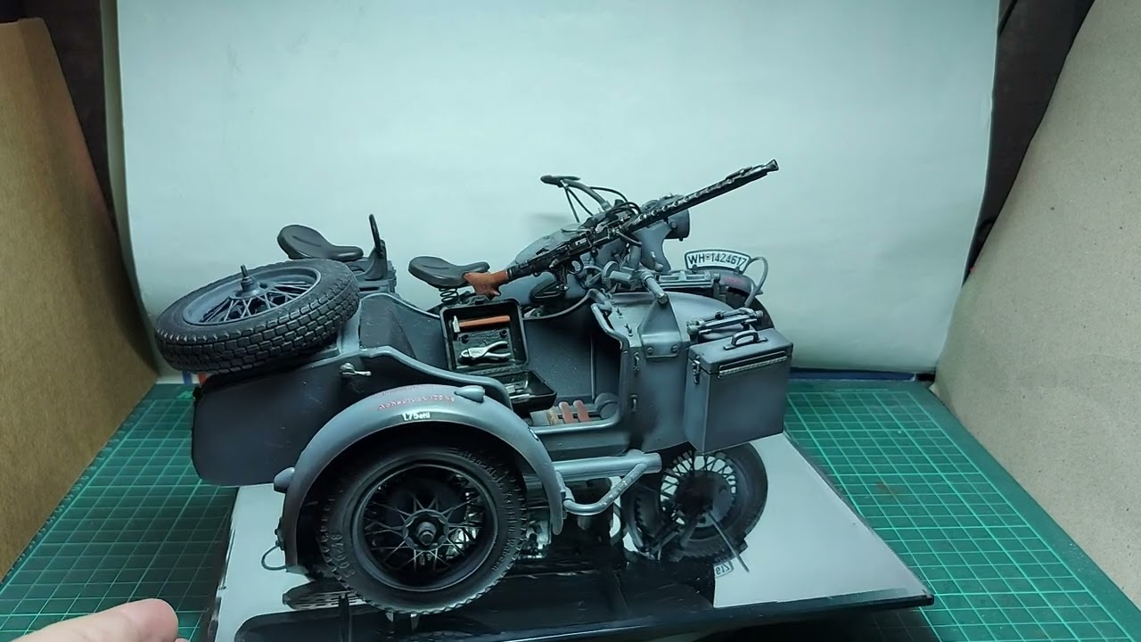 Немецкий мотоцикл военный BMW  1/9 ITALERI