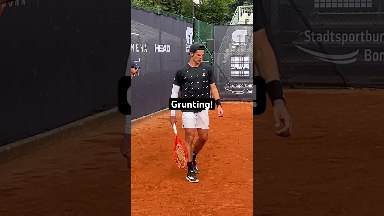 Federico Coria grunting at the Bonn Open ATP Challenger in his match against Joel Schwärzler 