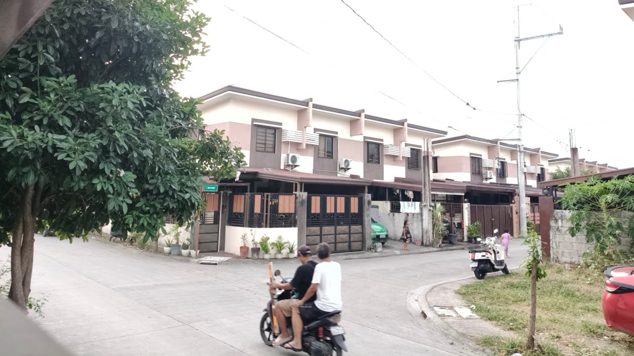 🌅 Calm Outside… Watching Every Passerby LIVE #motovlog