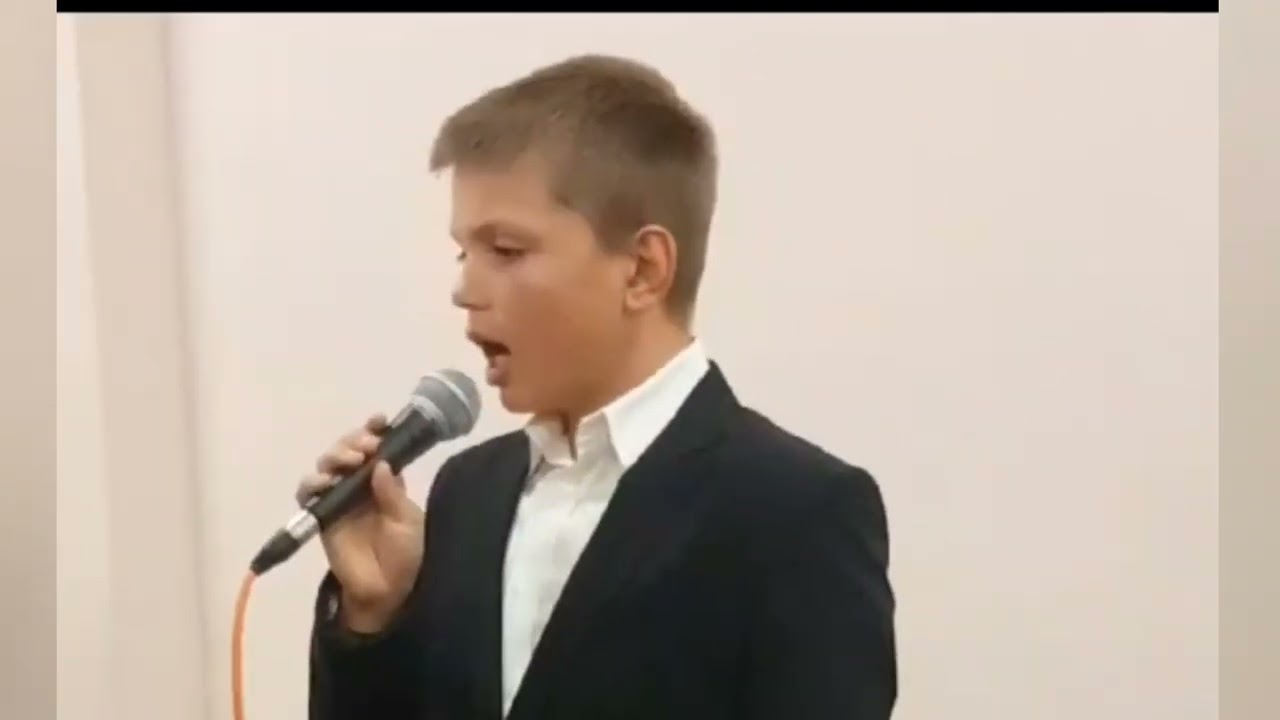 Рыбацкую лодку волною качало...