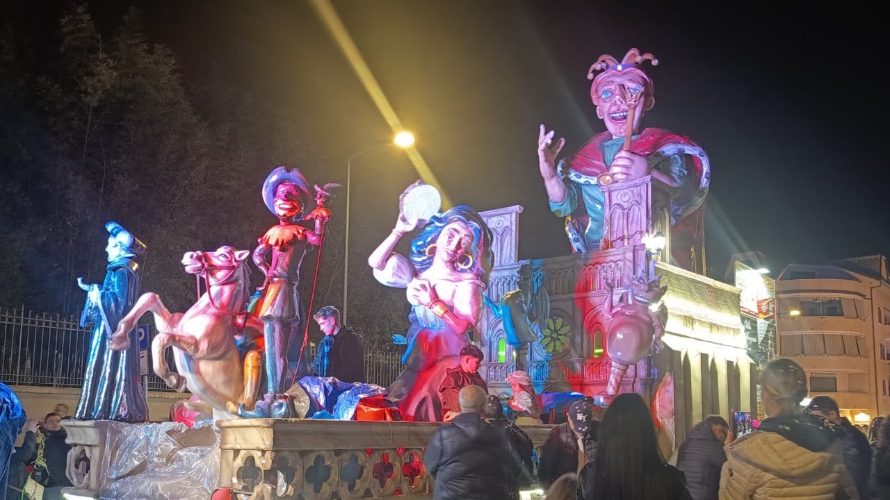 carnevale acerra 2026 carri sfilata 15 /2/2026 🥳❤️🤡🤖👹👺