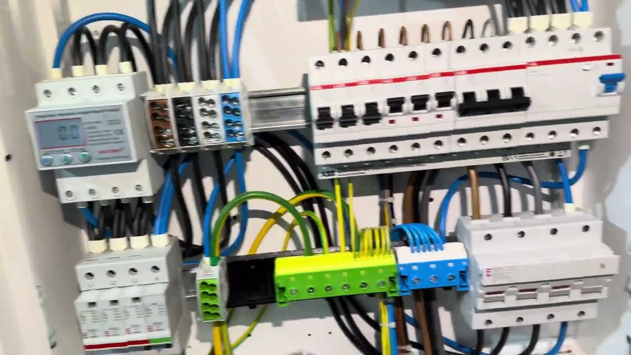 Cum se schimba un tablou electric incastrat in perete?
