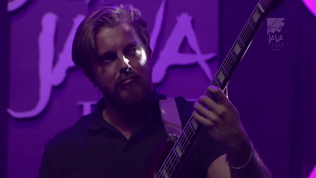 Hadrien Feraud solo - Java Jazz Festival 2018