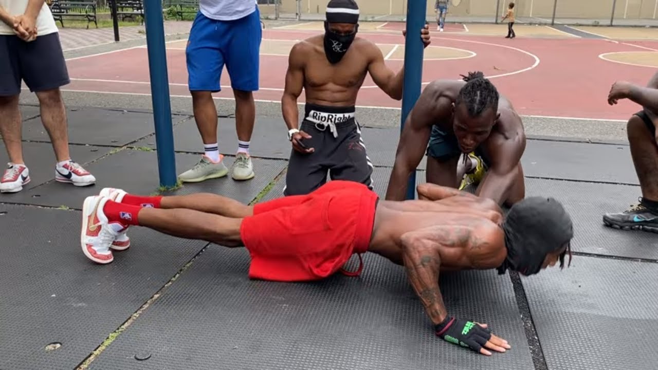 Calisthenics Workout - Liki does 