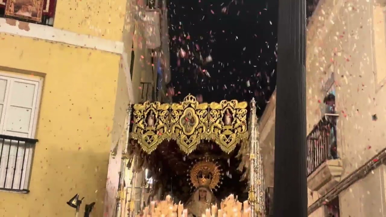 Recogida de Buen Fin en Plaza de las Canastas Semana Santa 2025