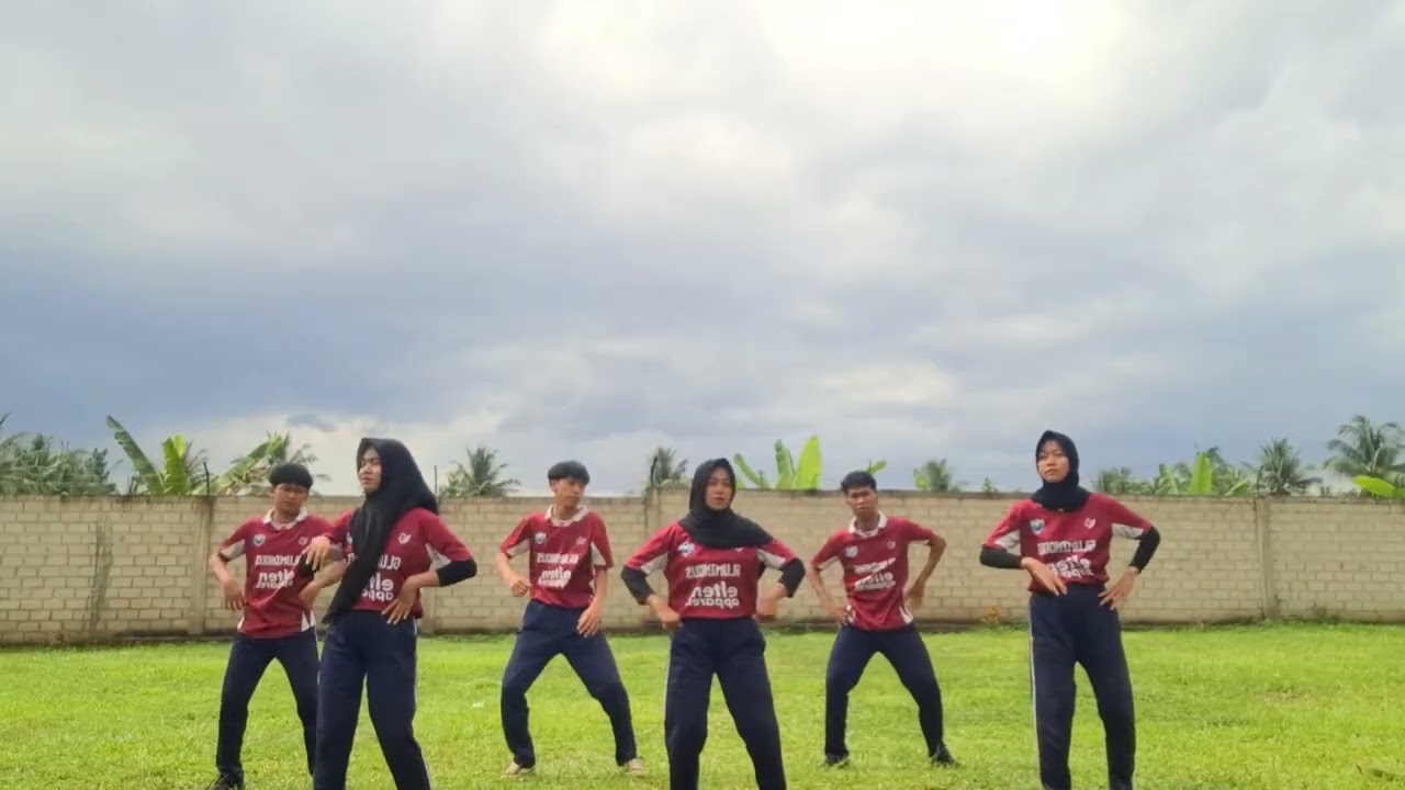 Senam kreasi kelomlok 2 pemanasan,inti,pendinginan