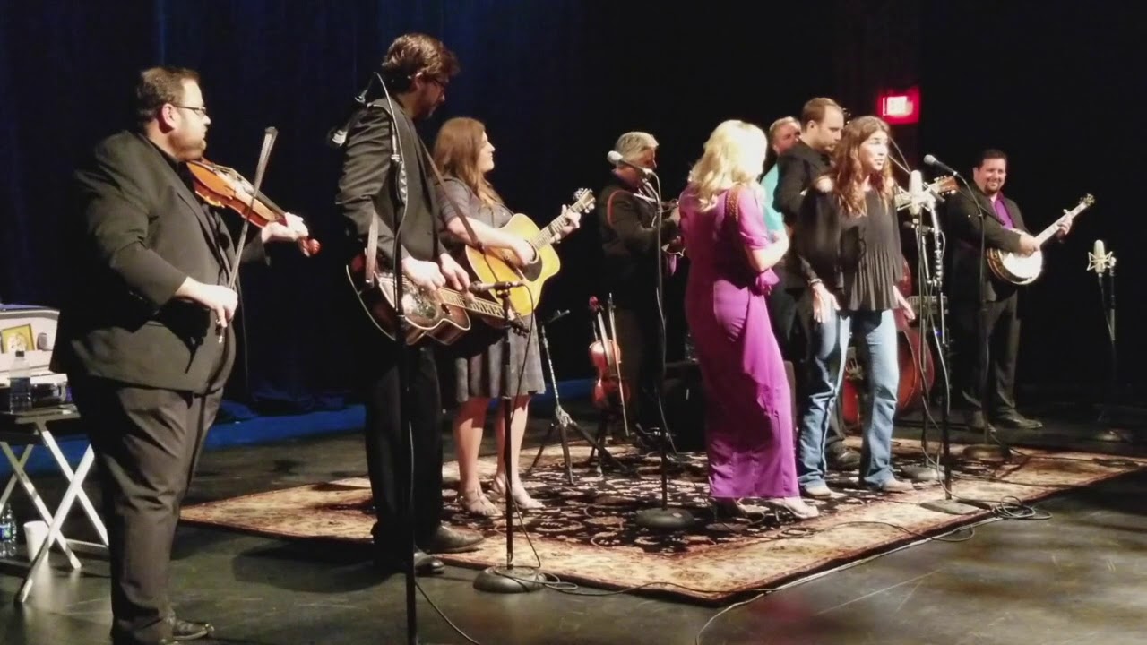 Yvette Landry sings with Rhonda Vincent & The Rage