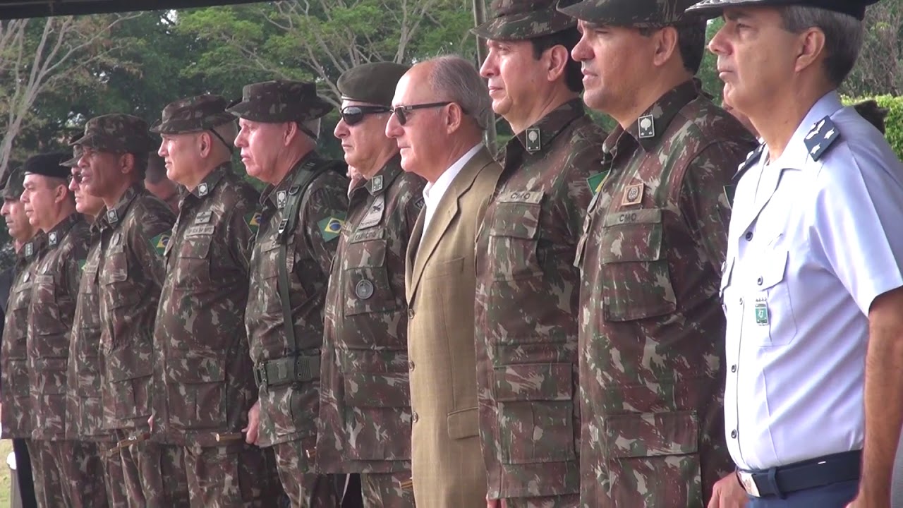 Cmt do Ex Gen Ex Leal Pujol visita o Comando Militar do Oeste