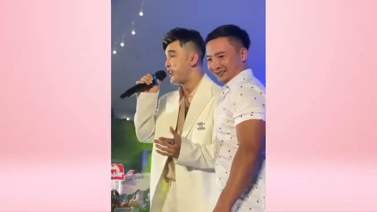 Ưng Ho&agrave;ng Ph&uacute;c h&aacute;t mừng t&acirc;n gia biệt thự trăm tỷ Hải sapa TV.