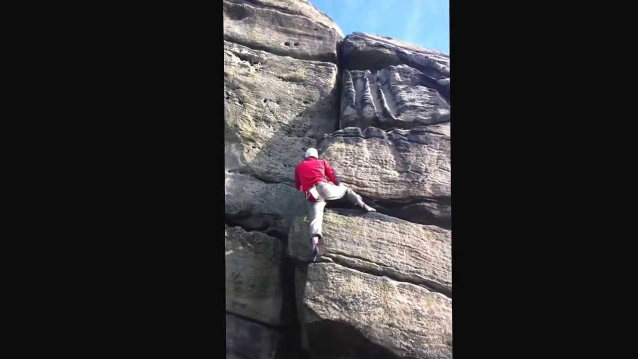 Fluted columns S4a (solo), Almscliffe Crag.