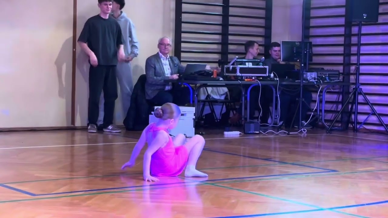 #dance #acrodance #moderndance #dancestudio #showdance #dancer #dancecompetition #show #acro @halerz