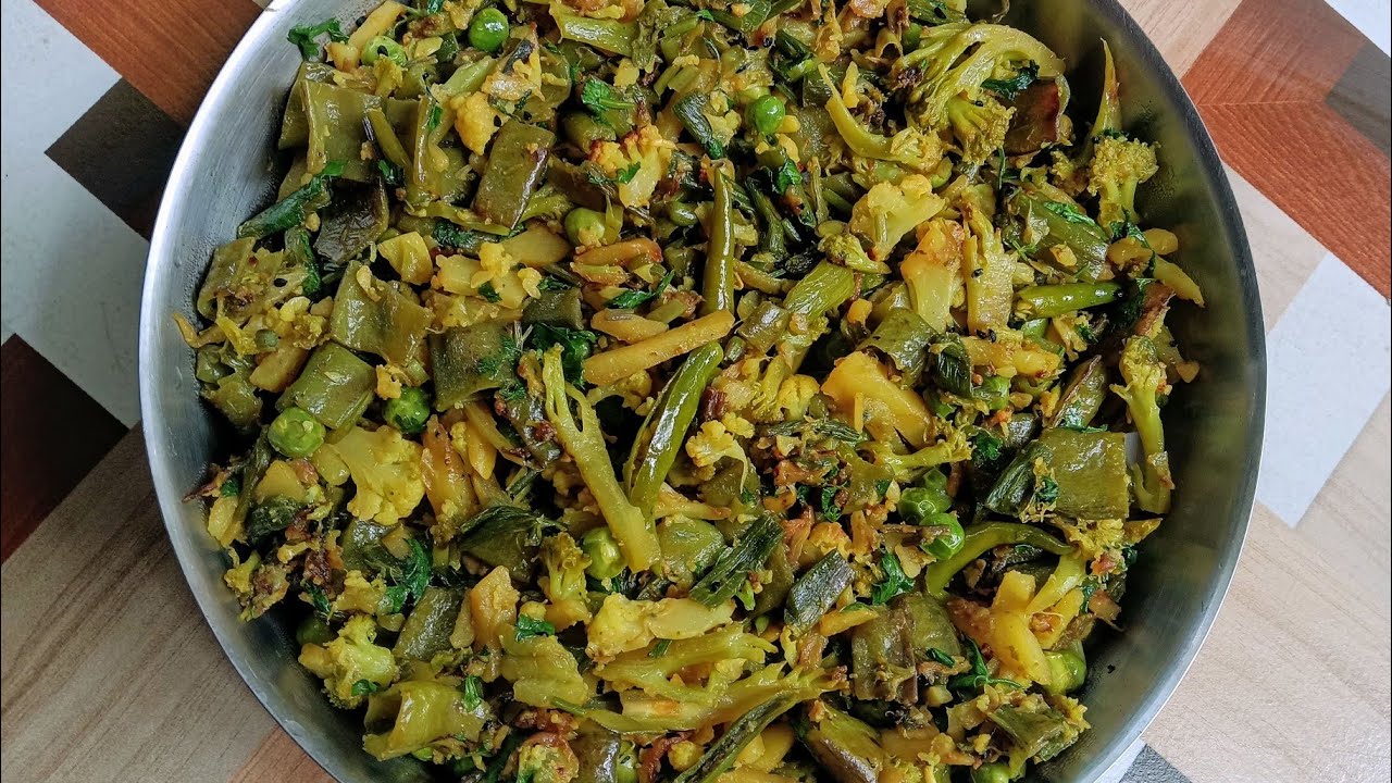 পিয়াজকলি ব্রকলি দিয়ে মিক্স ভাজি রুটি ভাত পরোটা সবকিছুর সাথে খেতে লাগবে অপূর্ব। 