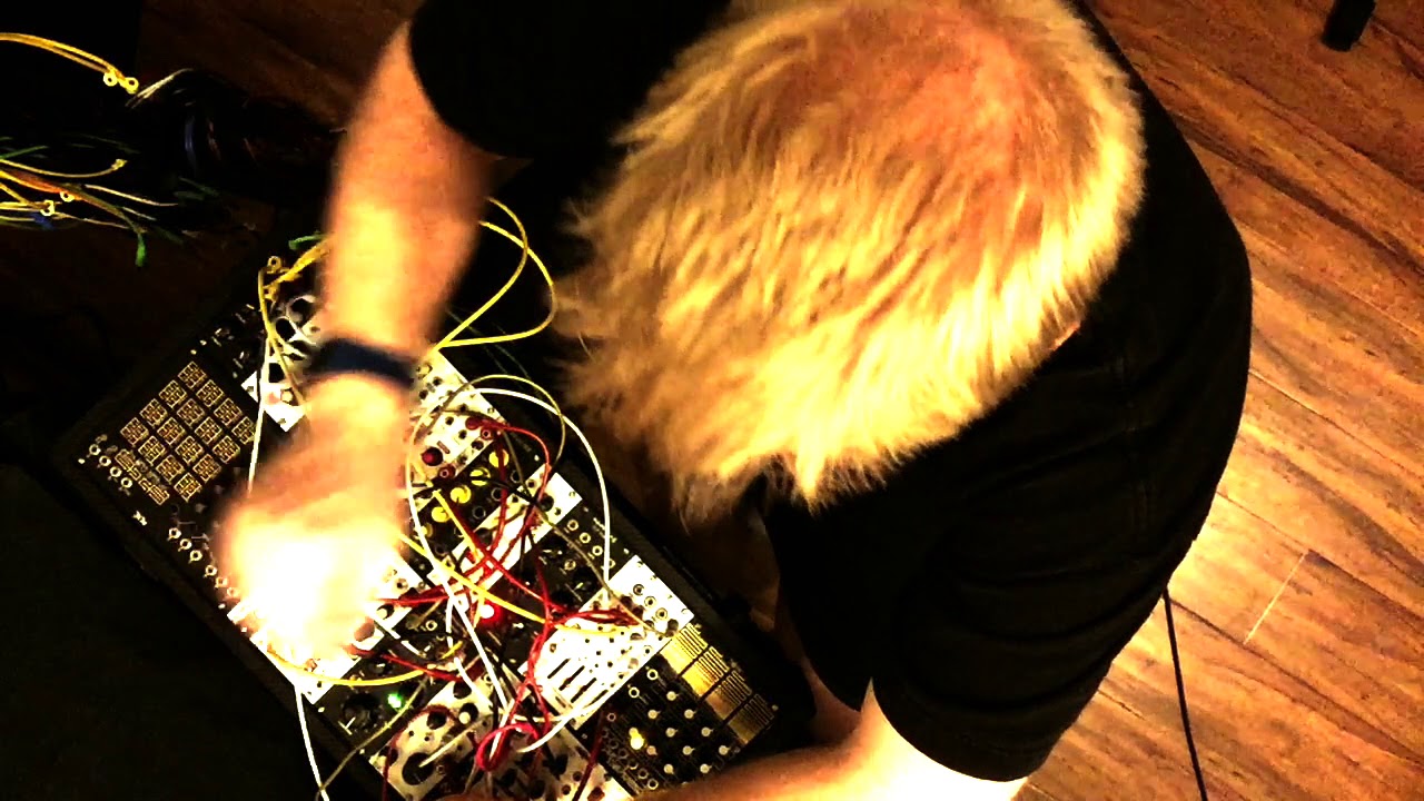 A Modular Synth Short - Eurorack performance by POB