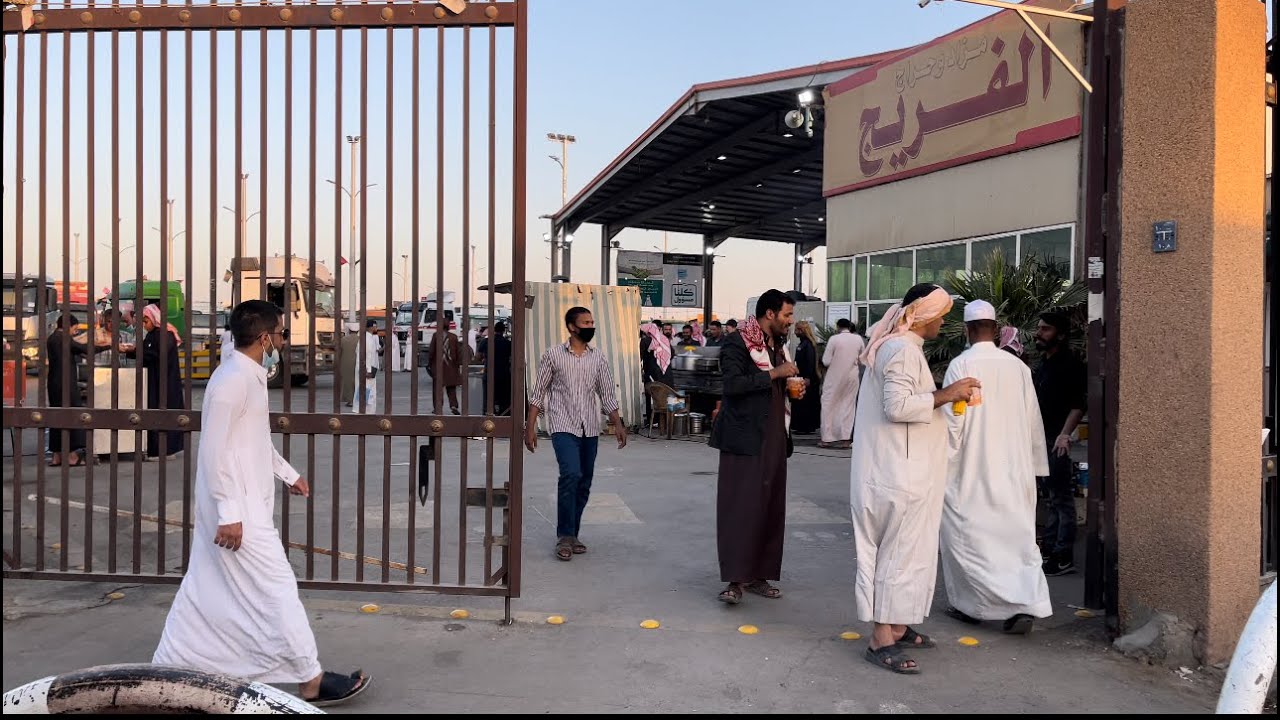جولة في مزاد  الفريج الرياض مخرج 18 #اكتروس #تريلات #الرياض #بوز #شاحنات#مرسيدس شاهد الوصف👇🏽
