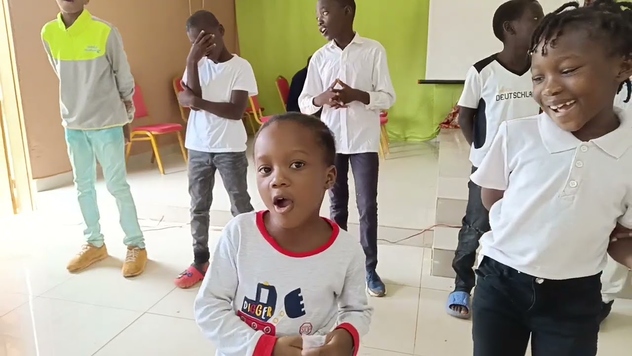 Prestation des enfants de l'école du Dimanche le 08 Décembre 2024