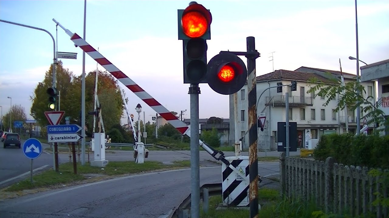 Spoorwegovergang Conegliano (I) // Railroad crossing // Passaggio a livello