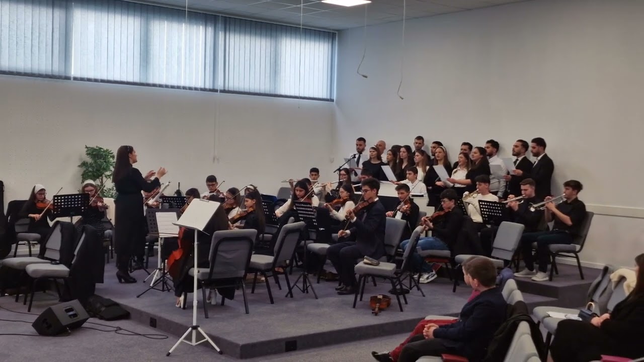 Sprijin mi-e Hristos. ....Orchestra