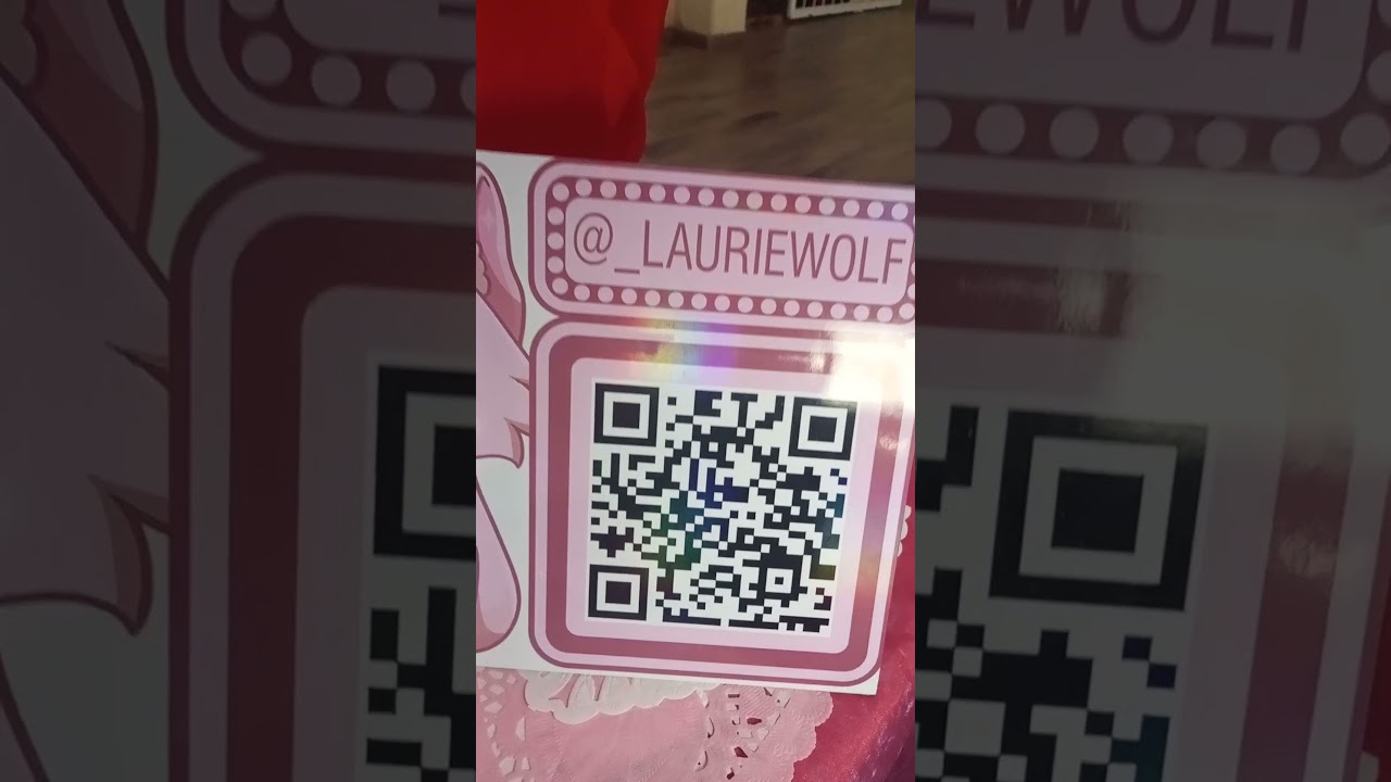 SALUDOS Y REDES DE LA BELLA COSPLAY LAURIE WOLF LA LOBA ALPHA COMO MARIN KITAGAWA EN LA PINOTAKU2024