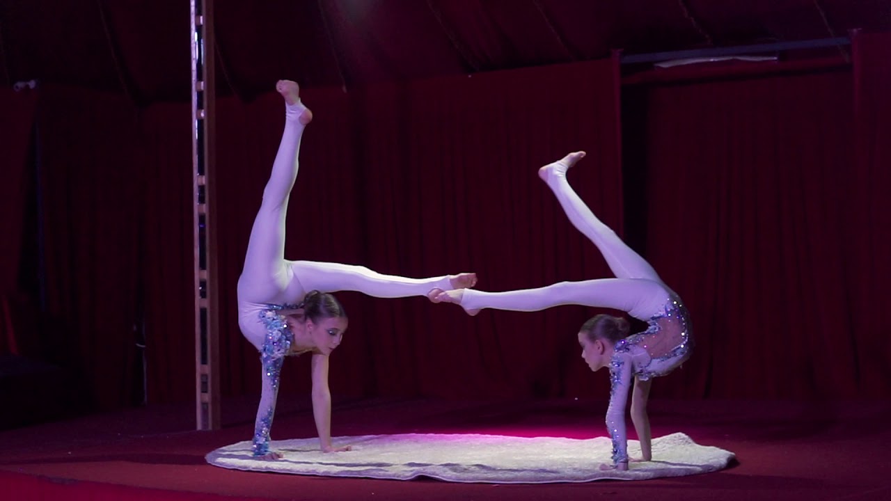 Contortion duo | Emilia Suslovets and Vera Kadenko | No More Gravity 2020