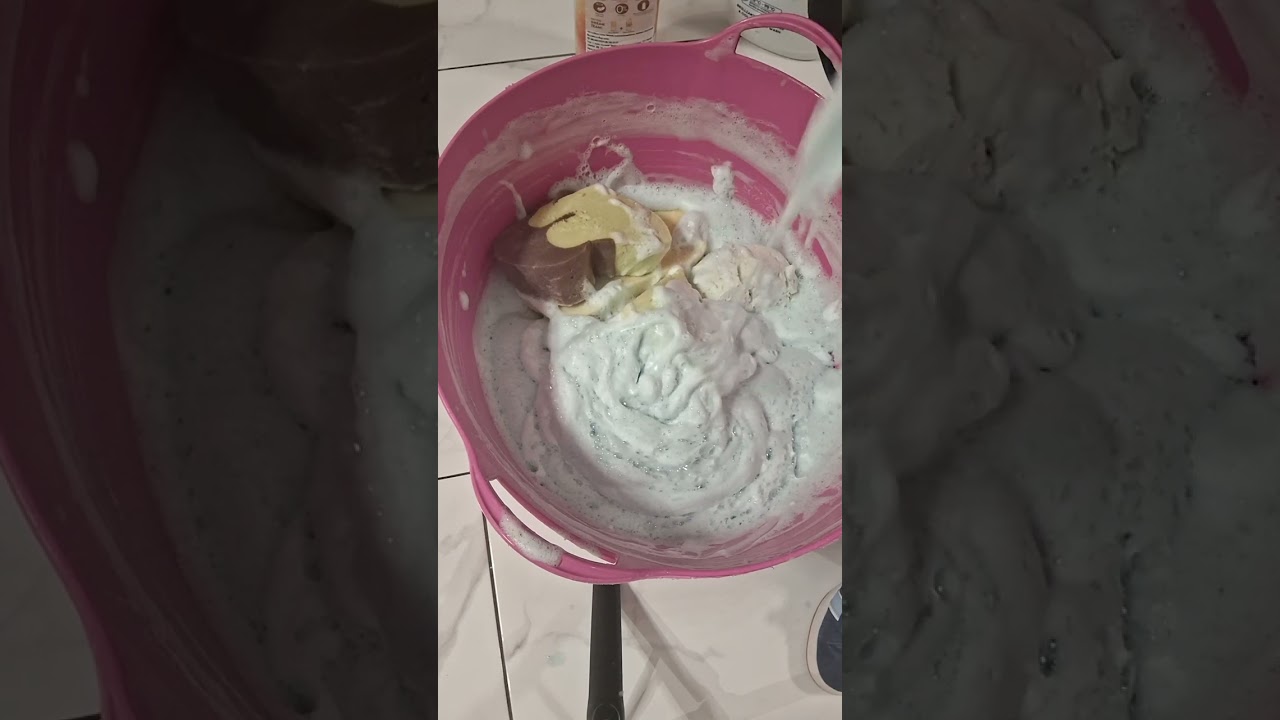 Mixing #asmr #satisfying #foam #sound #suds #soap #crunchy #crisp #rinse #sponge #fluffy 