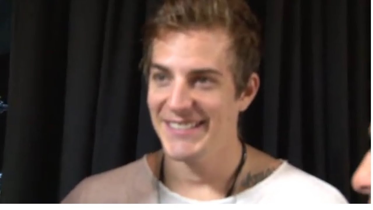The Maine on dating fans, new music, how they kill time on tour, more